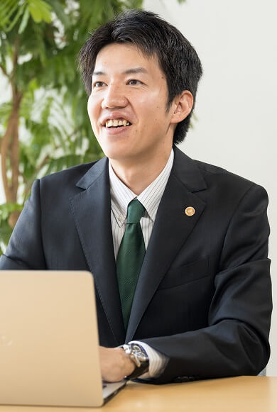 弁護士の顔写真
